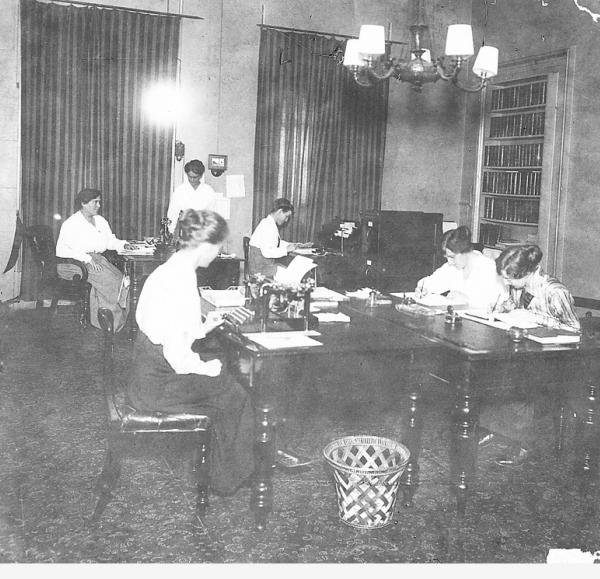 Volunteers at Red Cross Headquarters SRG 770/40/308 | Source: Volunteers at Red Cross Headquarters SRG 770/40/308
