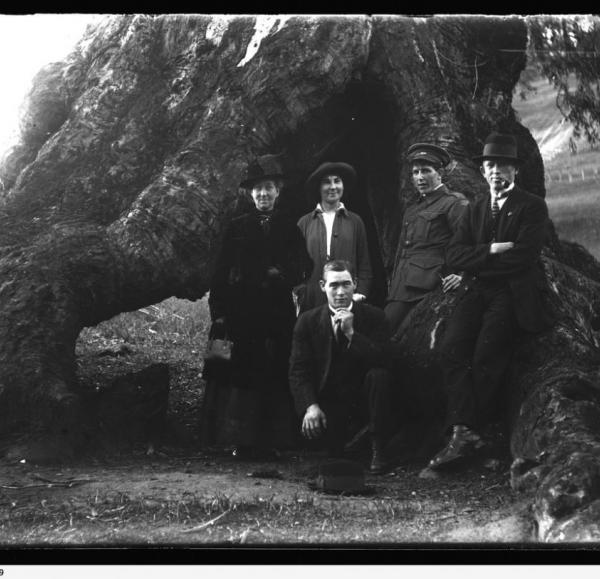 Brown Hill Creek - group including Charles Plunket 18/6/1916 | Source: https://collections.slsa.sa.gov.au/resource/B+71826/329
